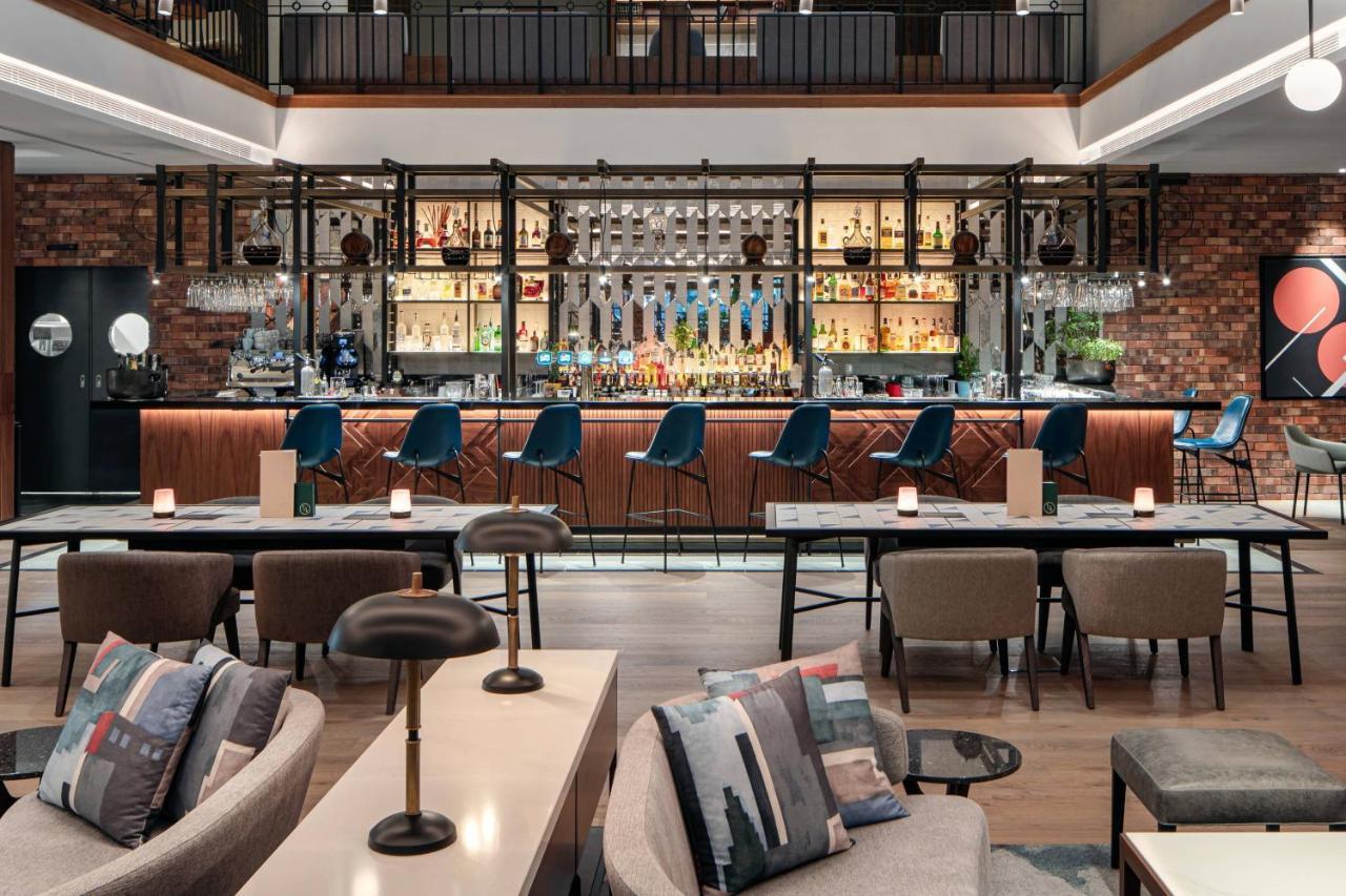 Prague Marriott Hotel Экстерьер фото The bar at the hotel