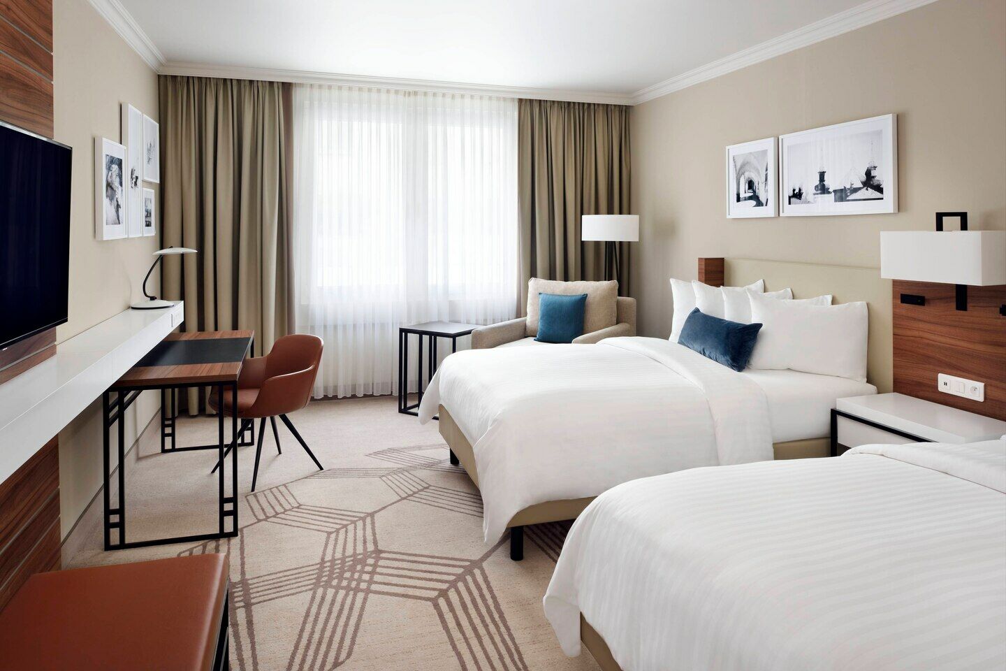 Prague Marriott Hotel Номер фото A guest room at the Renaissance Boston Harborview